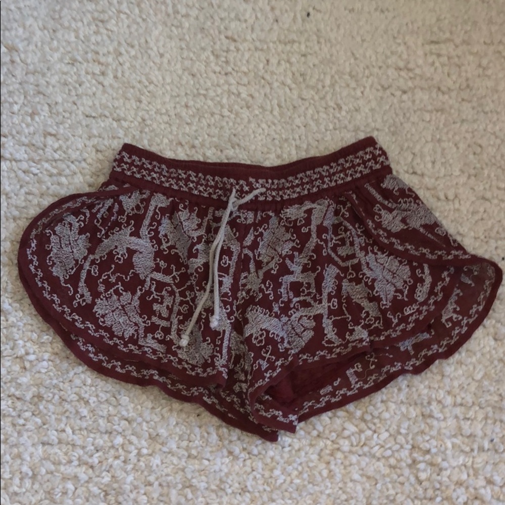 Ecoté flowy patterned shorts